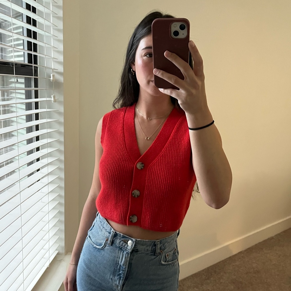 Red Sleeveless Knit Top